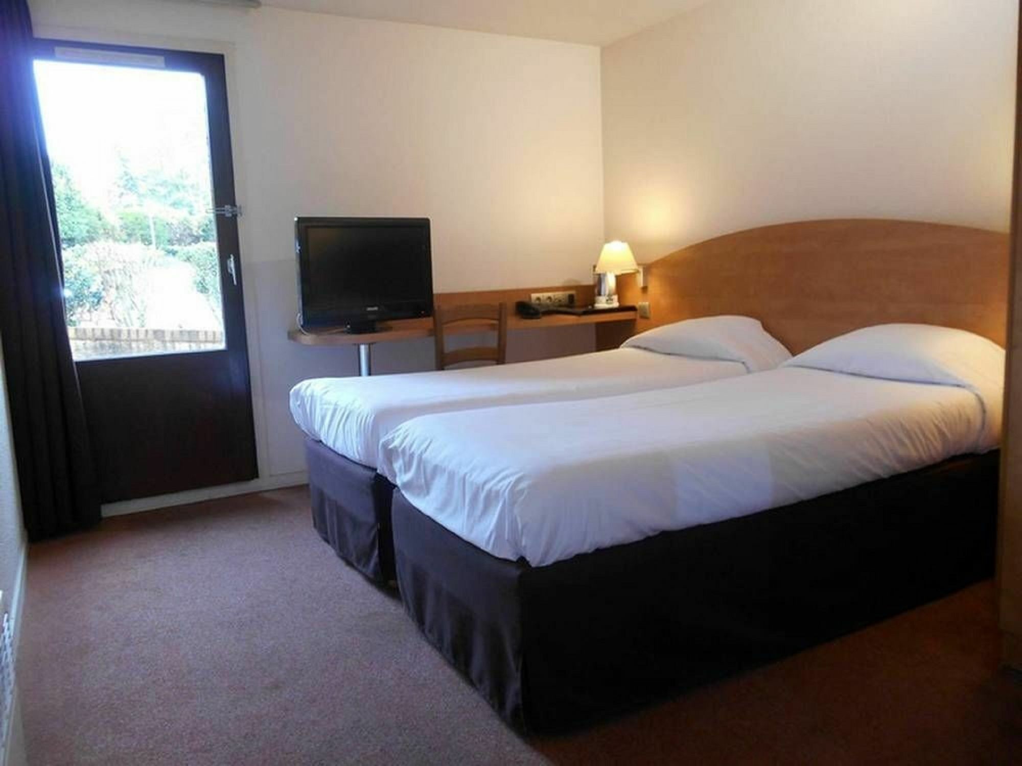 Mondhotel Chelles Kültér fotó