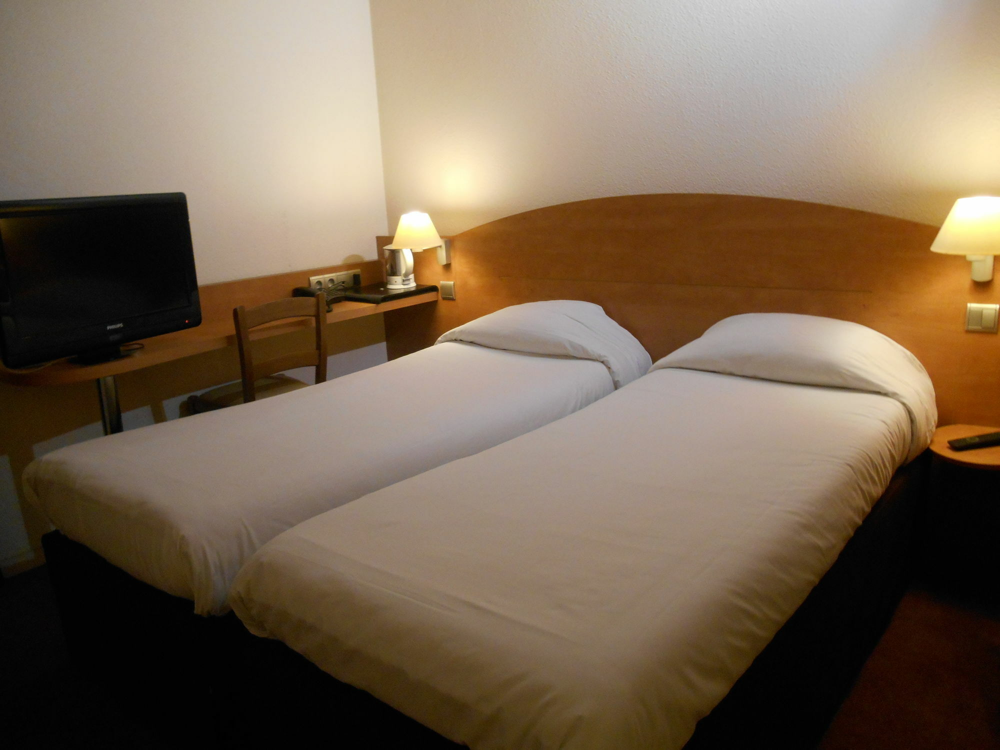 Mondhotel Chelles Kültér fotó