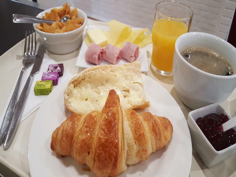 Mondhotel Chelles Kültér fotó